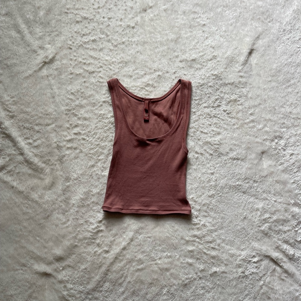 skims cropped tank